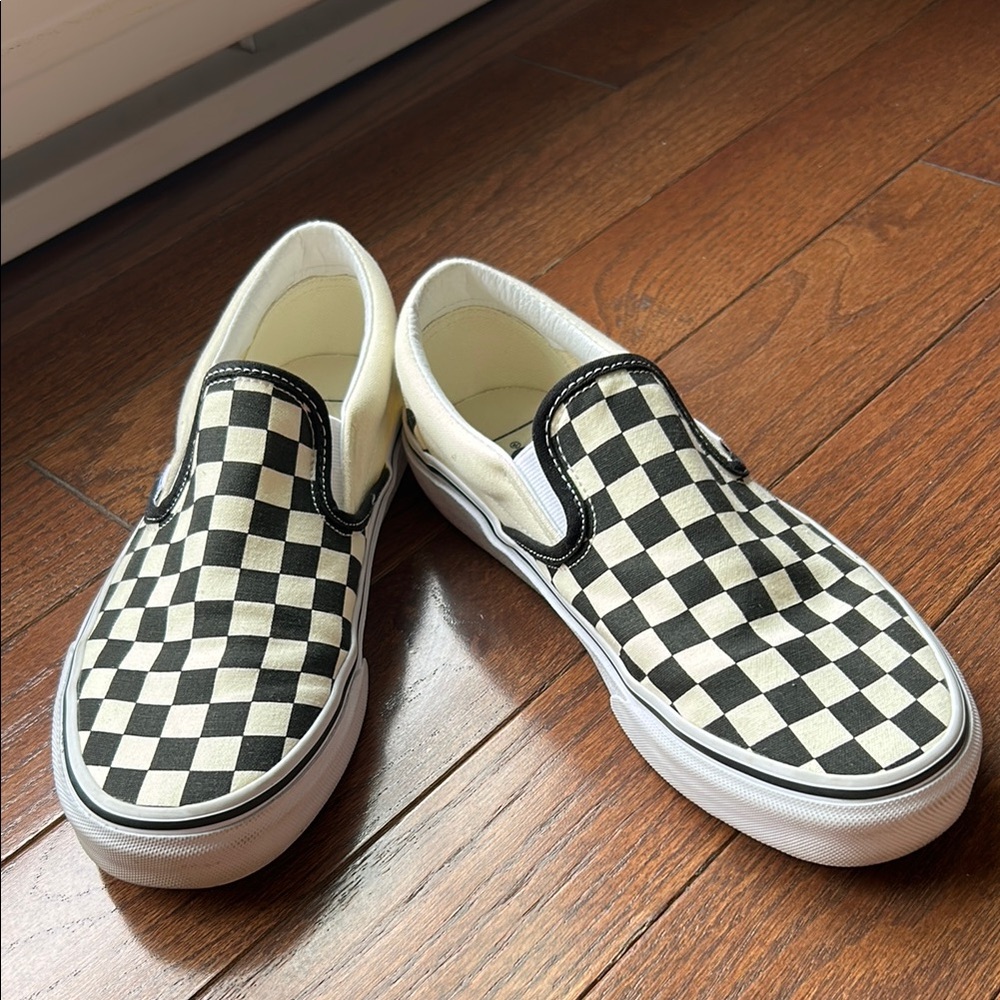 Unisex Vans Classic Slip On checkboard shoes